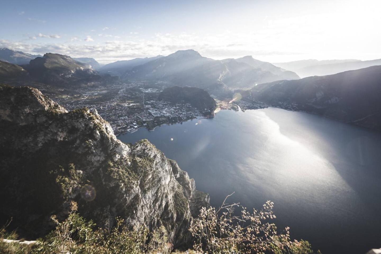 Appartamento Peler13 Con Balcone E Parcheggio Riva del Garda Exteriör bild