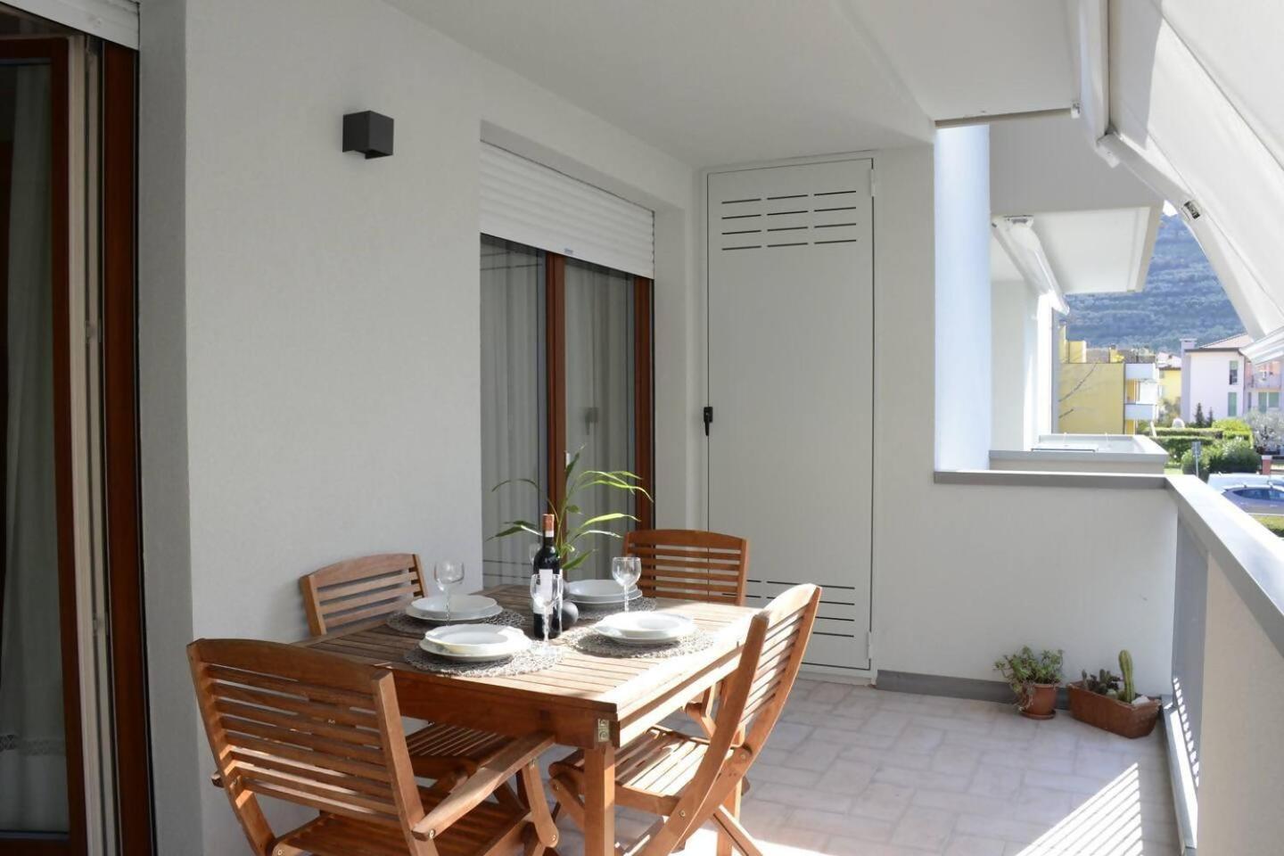 Appartamento Peler13 Con Balcone E Parcheggio Riva del Garda Exteriör bild