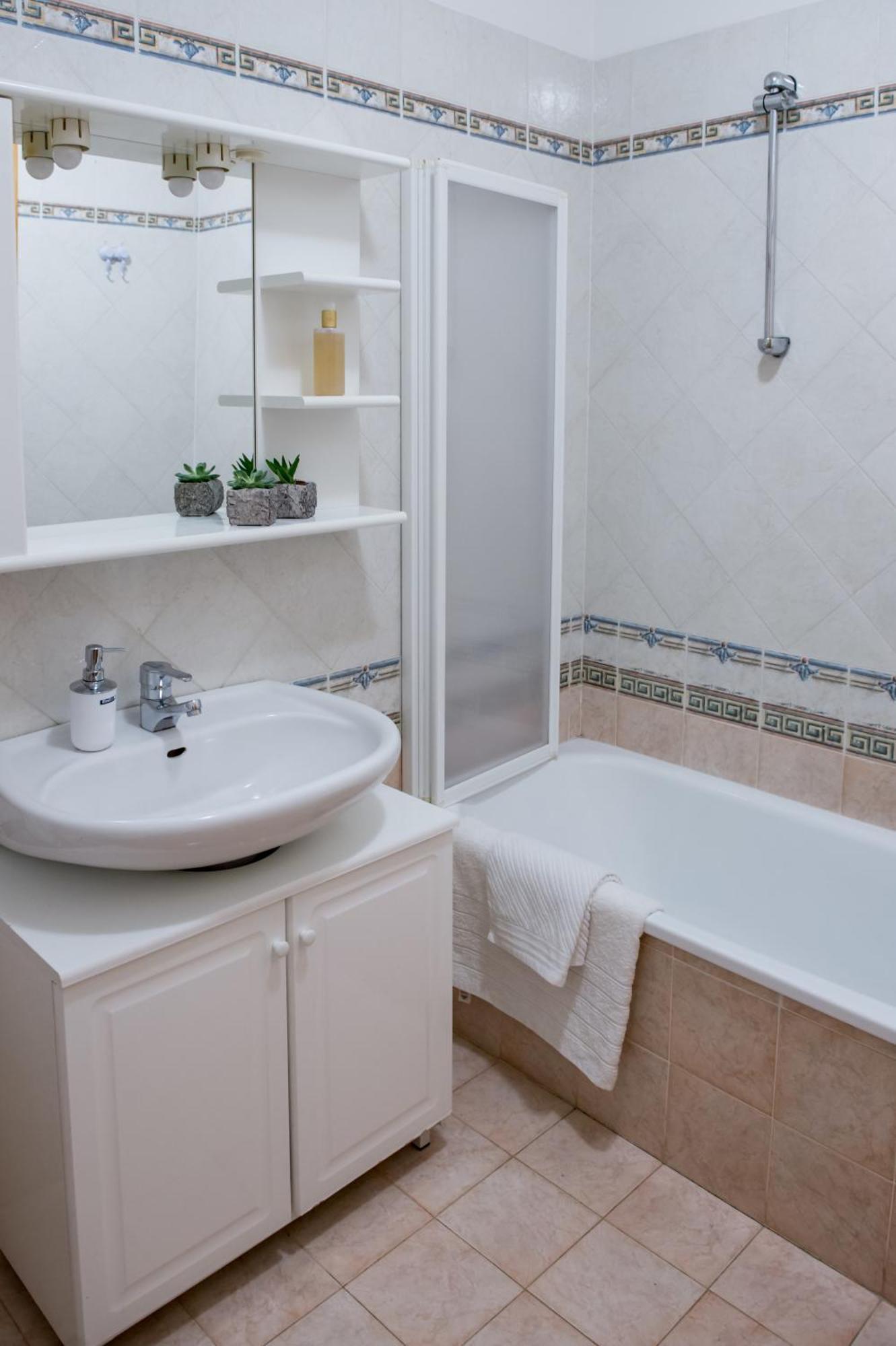 Appartamento Peler13 Con Balcone E Parcheggio Riva del Garda Exteriör bild