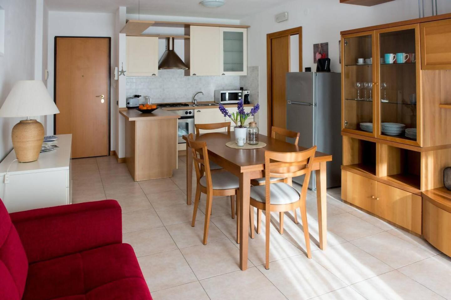 Appartamento Peler13 Con Balcone E Parcheggio Riva del Garda Exteriör bild