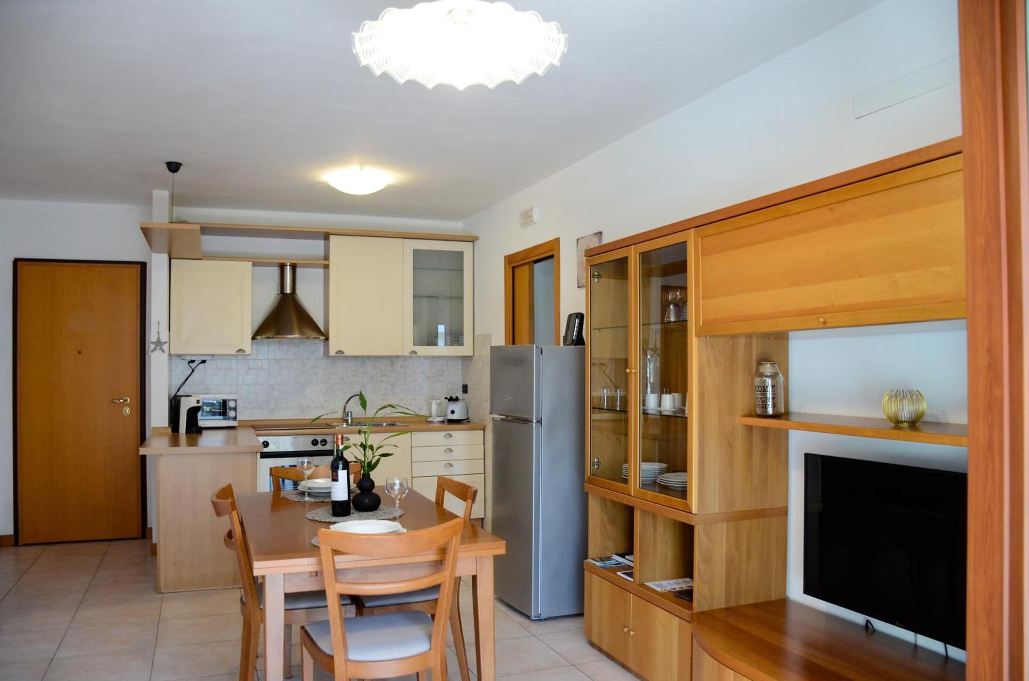 Appartamento Peler13 Con Balcone E Parcheggio Riva del Garda Exteriör bild